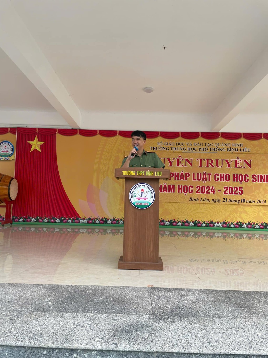 Tuyên truyền và giáo dục pháp luật cho học sinh, giáo viên toàn trường