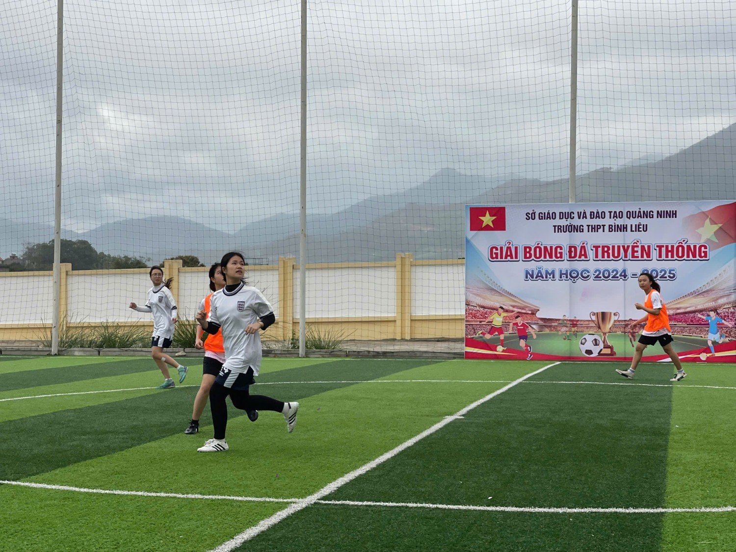 Nhiều hoạt động sôi nổi trong Tháng thanh niên của tuổi trẻ Trường THPT Bình Liêu